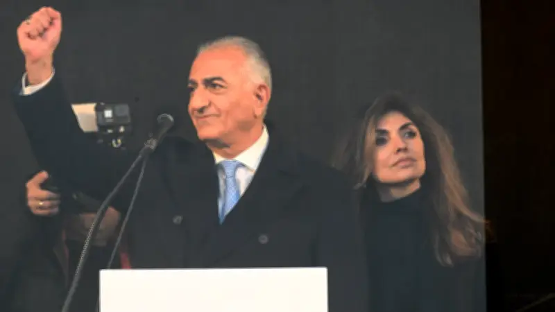 Irans Kronprinz Pahlavi lobt Merz' Anti-Mullah-Rede und fordert Unterstützung für Übergangsregierung