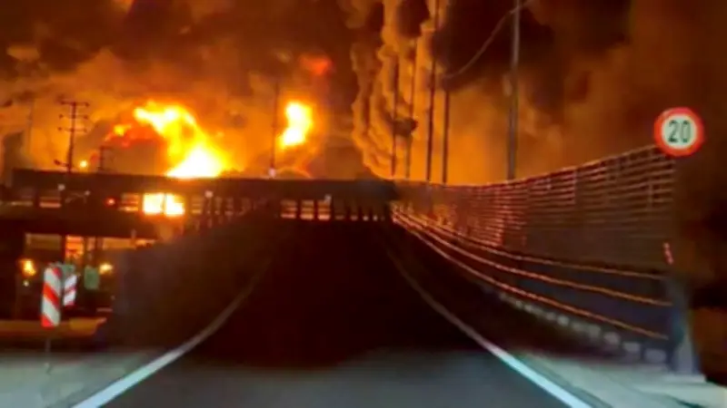 Israel bombardiert Öllager in Teheran: Ölregen verdunkelt den Himmel der Millionenstadt