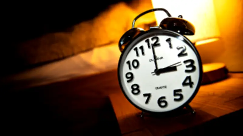 Jessen kritisiert Zeitumstellung 2026: Bürger fordern Ende der Sommerzeit