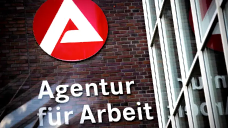 Jobcenter-Betrug aufgedeckt: Ehepaar verschwieg florierendes Social-Media-Geschäft