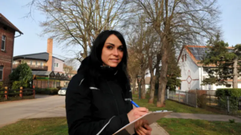 Julia Haselhuhn: Neue Baumschutzbeauftragte in Goldene Aue als diplomatische Baumexpertin