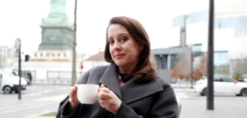 Julia Quinn, Autorin von 'Bridgerton', kritisiert Buchverbote und erklärt Schreibpause