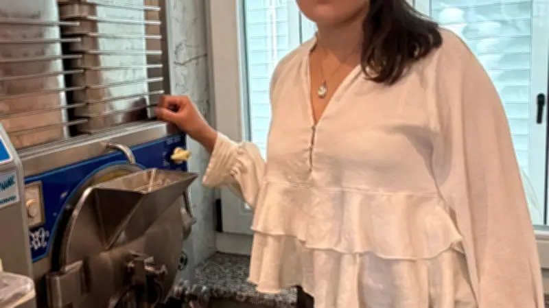 Jungchefin Rosaria Calandra eröffnet sizilianisches Eis-Café „Del Porto“ in Röbel an der Müritz