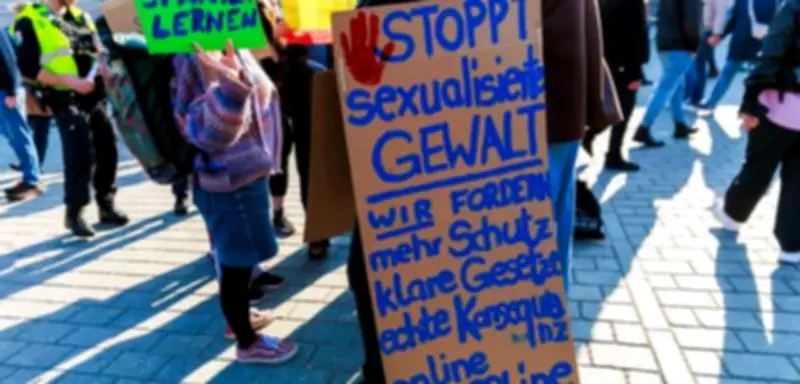 Justizministerin Hubig plant Gesetz gegen Deep-Fake-Pornos und Saunaspannen