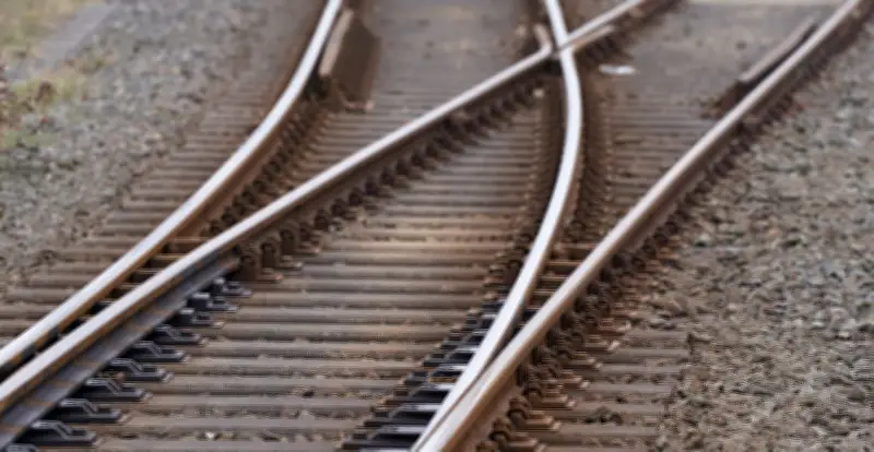 Kabeldiebstahl legt Bahnstrecke Leipzig-Erfurt weiterhin lahm - Pendler müssen Geduld aufbringen