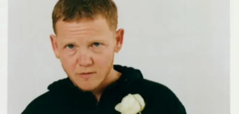 Kae Tempest veröffentlicht neuen Roman 'Ein Leben lang gesucht' nach zehn Jahren