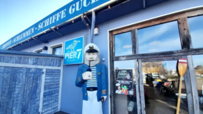 Karls investiert Millionen: Pier7 in Warnemünde wird abgerissen und durch modernen Neubau ersetzt