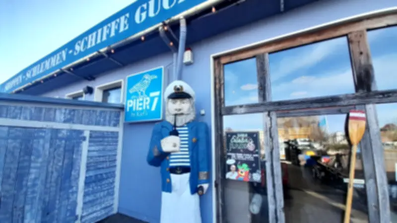 Karls Pier7 in Warnemünde: Abriss und Neubau mit maritimer Geschichte