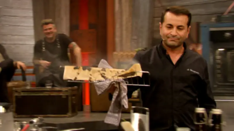 Küchen-Drama bei Grill den Henssler: Sternekoch Ali Güngörmüs verzweifelt am qualmenden Dessert