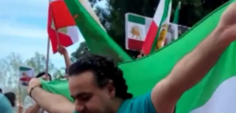 Khameneis Tod: Exiliraner feiern, Teheran trauert – Iran kündigt Rache an