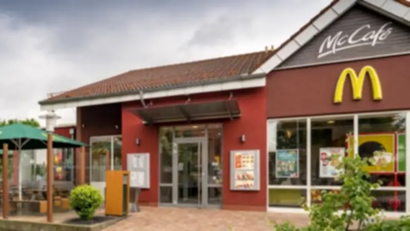 Kinderarzt kritisiert McDonald's-Werbung: Fast Food als Erziehungsbelohnung „hochproblematisch“