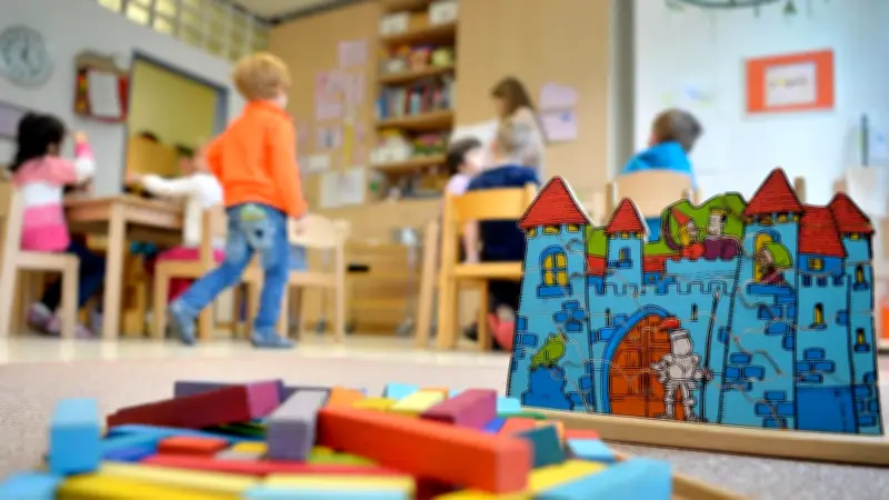 Kita-Debatte in Neubrandenburg: Eltern fordern konkrete Lösungen statt Wahlkampfversprechen