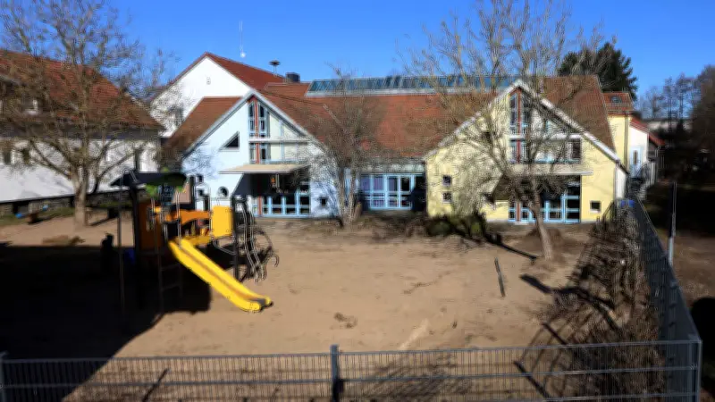 Kita-Erzieher in Hessen wegen sexuellen Missbrauchs in U-Haft – Ermittlungen zu Jugendfreizeiten