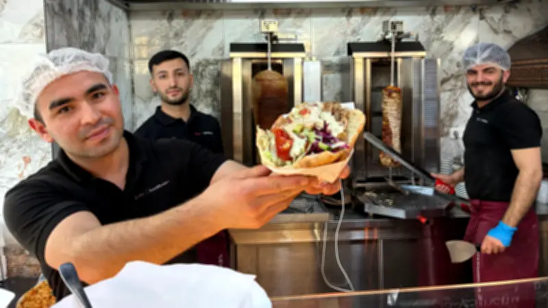 K.I.Z. schwärmt für Rostocker Grillhaus: Kult-Rapper loben Familienbetrieb nach Konzertbesuch