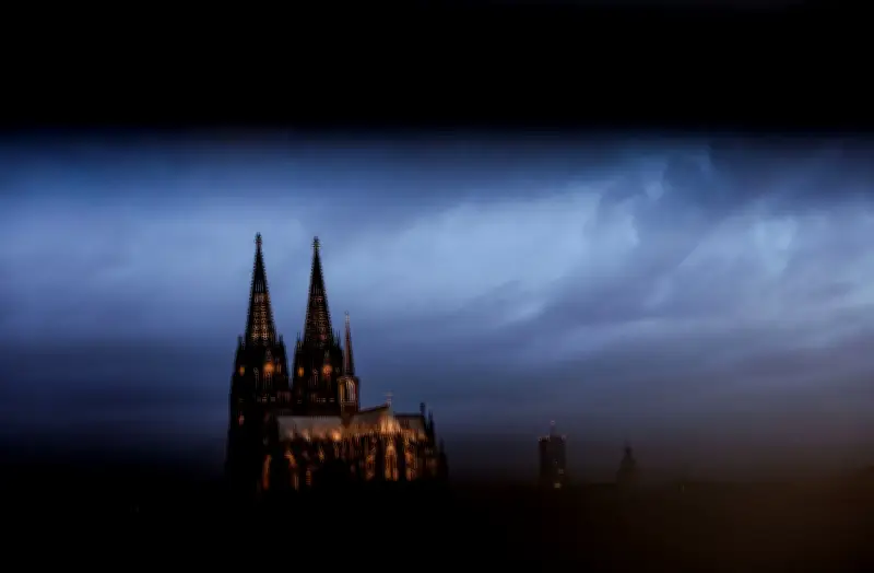 Kölner Dom führt ab Juli Eintrittsgebühr für Touristen ein - Kosten für Erhalt steigen