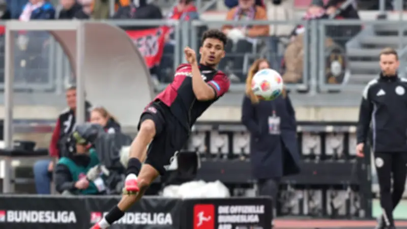 Klose kämpft um Koudossou: Nürnbergs Rechtsverteidigungs-Dilemma und die Zukunft des Leihspielers