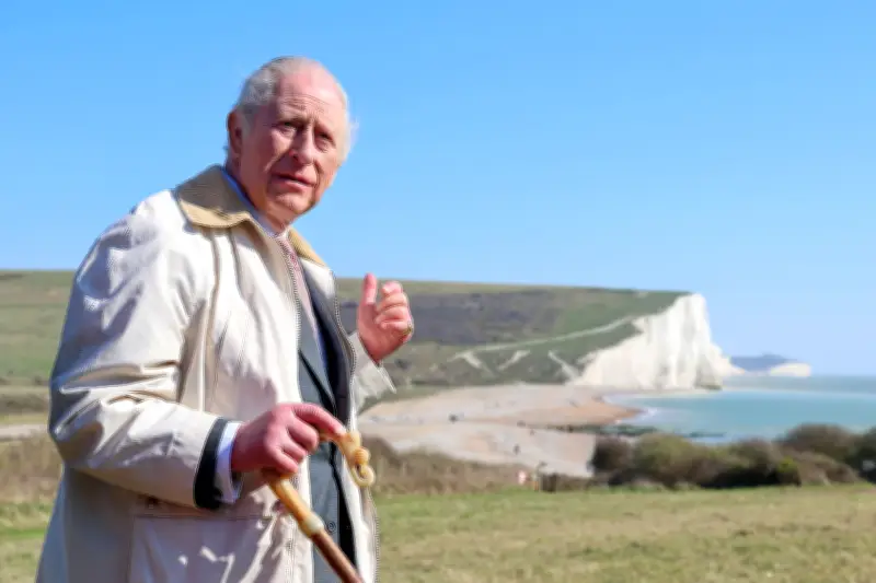 König Charles III. überrascht Wanderer bei Einweihung des längsten Küstenwanderwegs