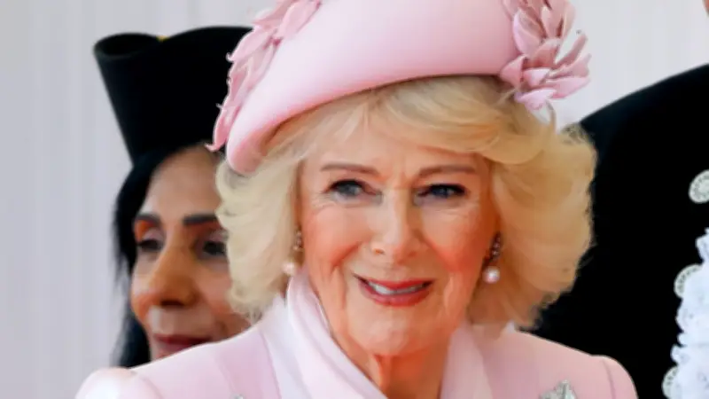 Königin Camillas Augenbrauen-Geheimnis: Kosmetisches Tattoo oder royaler Beauty-Trick?