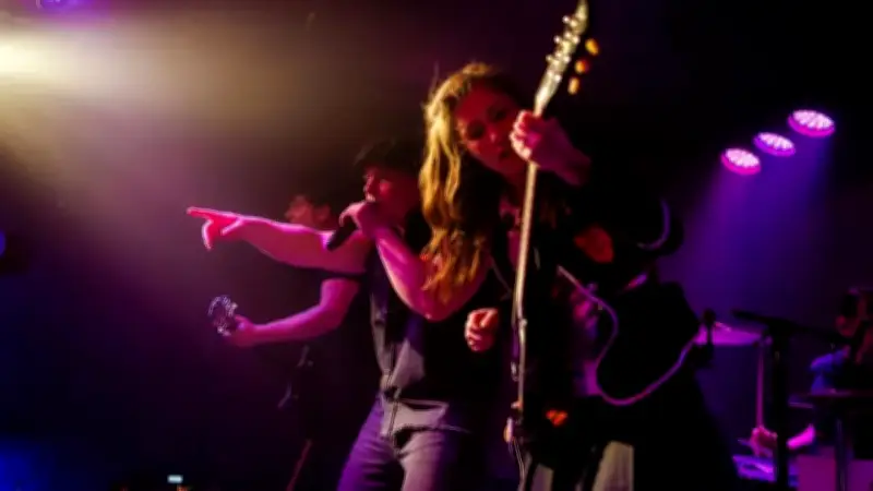 Konzertstreit in Halle: Wer darf AC/DC-Songs spielen? Die Debatte um Coverbands