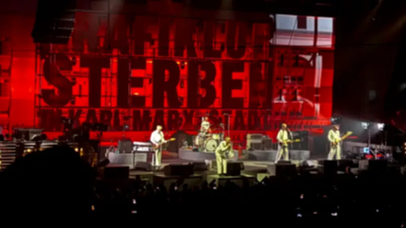 Kraftklub-Tourauftakt in Schwerin: 7000 Fans singen unaufhörlich im Chor