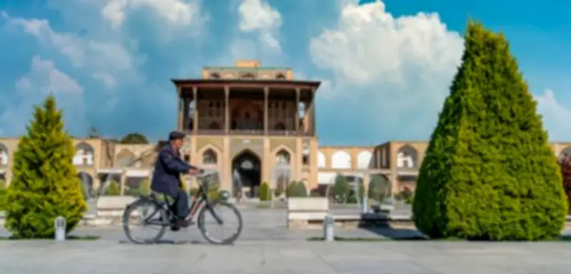 Krieg im Iran: Luftangriffe zerstören historische Paläste und Moscheen