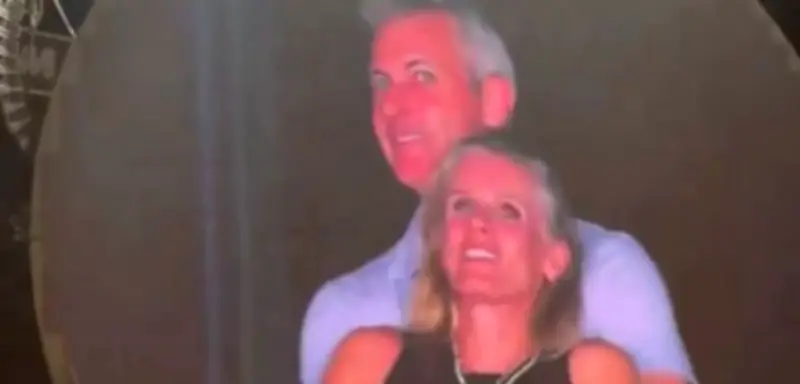 Kristin Cabot: Warum die Frau aus der Coldplay-Kiss-Cam keinen neuen Job findet