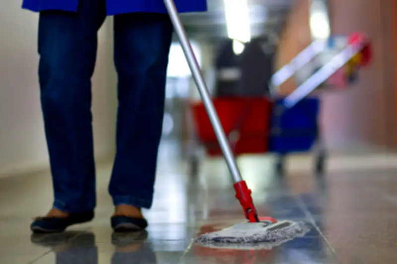 Kritik an Sparkurs: Mitarbeiter sollen eigene Büros reinigen