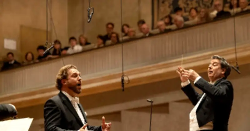 Kritik Schubert im XXL-Format: Julian Prégardien und das BR-Symphonieorchester im Herkulessaal