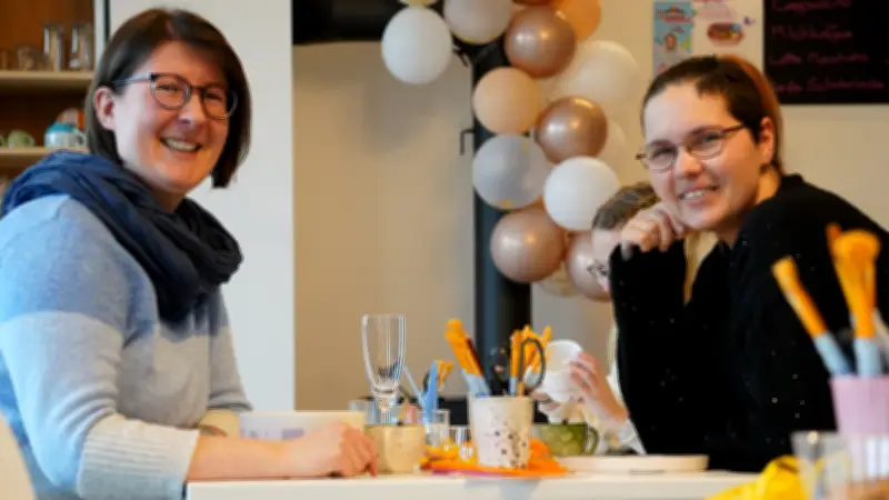 Kritzelstube Gadebusch: Keramikbemalen als kreativer Hotspot für Gemeinschaftserlebnisse