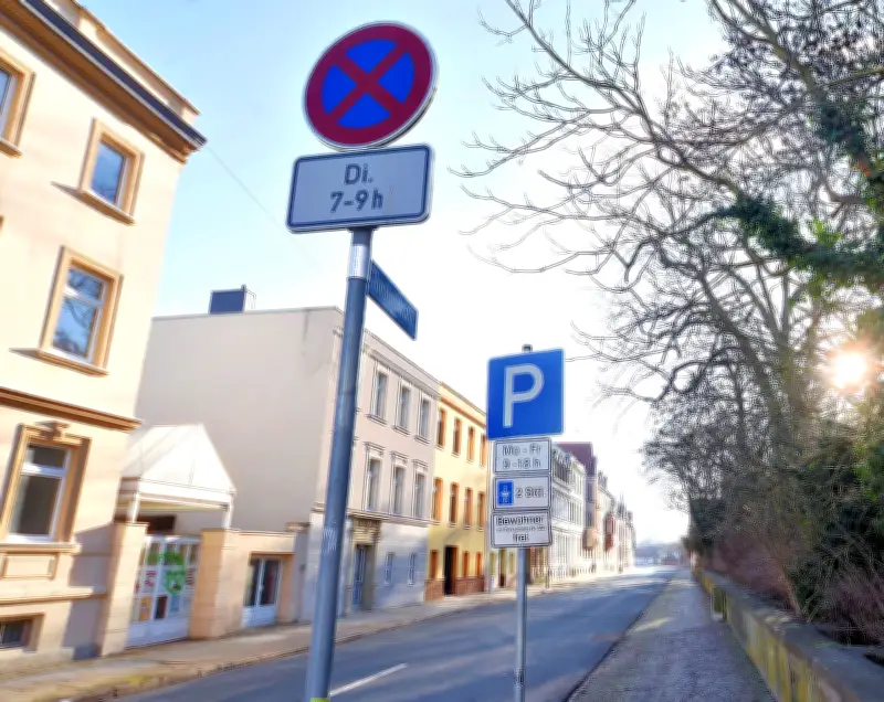 Köthen: Anwohner wehrt sich gegen Verwarngeld trotz bereits durchgeführter Straßenreinigung