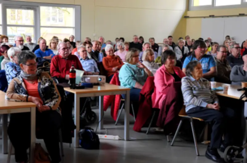 Köthener Geschichte in 90 Minuten: Fotograf Christian Ratzel begeistert mit historischem Bildervortrag