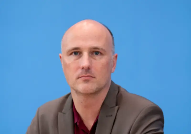 Kulturpolitiker kritisiert Weimer: „Politische Willkür“ bei Buchhandlungspreis