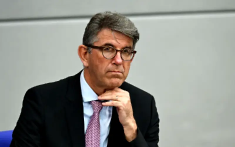 Kulturstaatsminister Weimer erneut wegen Eingriffen in Jury-Entscheidungen kritisiert