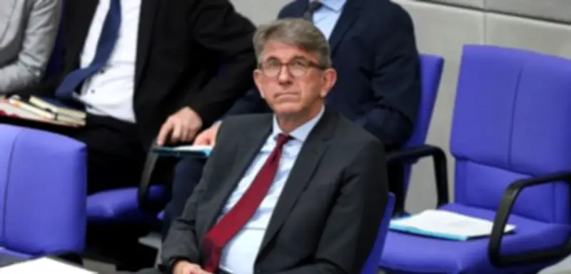 Kulturstaatsminister Weimer greift erneut in Jury-Entscheidung des Hauptstadtkulturfonds ein