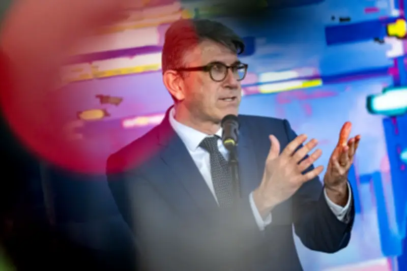 Kulturstaatsminister Weimer in der Kritik: Gestoppter Bibliotheksbau und umstrittene Preisvergabe