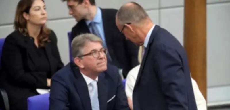 Kulturstaatsminister Weimer: Kritik an Preisvergaben und der Rolle des Grüßaugust