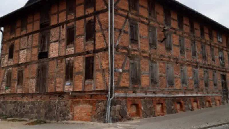 Kunstausstellung im Altentreptower Speicher: 25 Maler zeigen regionale Werke
