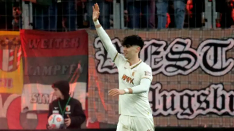 Kunstvolles Hackentor: Magischer Treffer zum 500. Bundesliga-Spiel des FC Augsburg