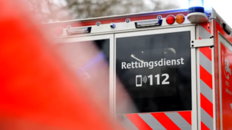 Kutschenunfall bei Morgenrot: Drei Personen auf Feldweg verletzt