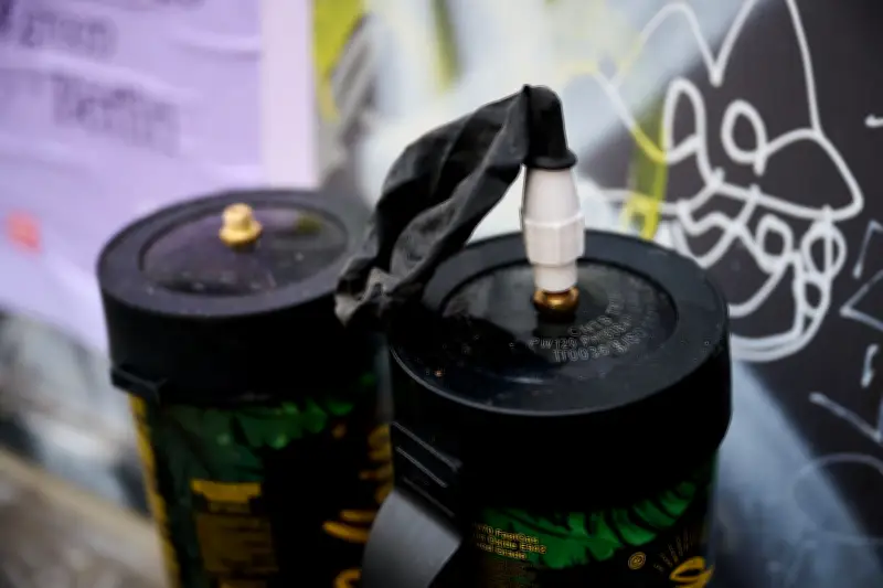 Lachgas-Konsum: Beratungsanfragen im Norden rückläufig, doch Gesamtvergiftungen steigen