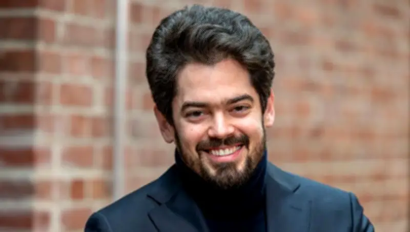 Lahav Shani startet als Chefdirigent der Münchner Philharmoniker mit historischer Uraufführung