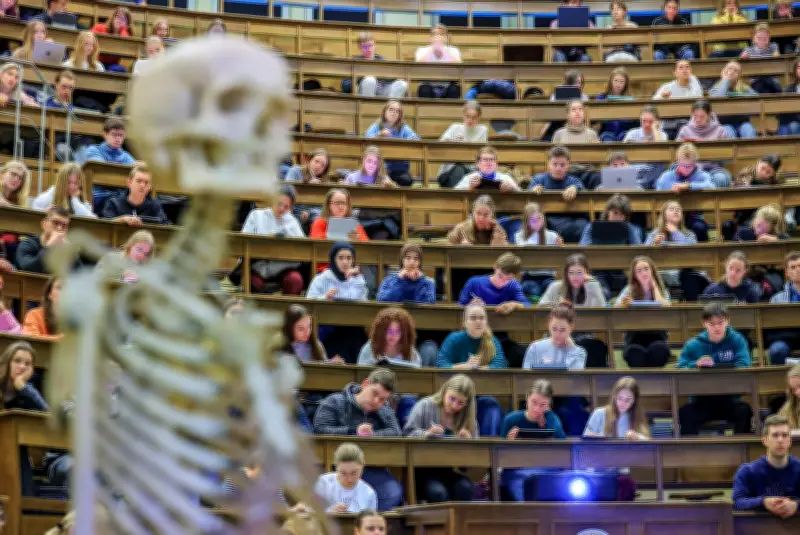 Landarztquote an Uni Jena startet: Medizin-Studienplätze für Thüringer Regionen reserviert
