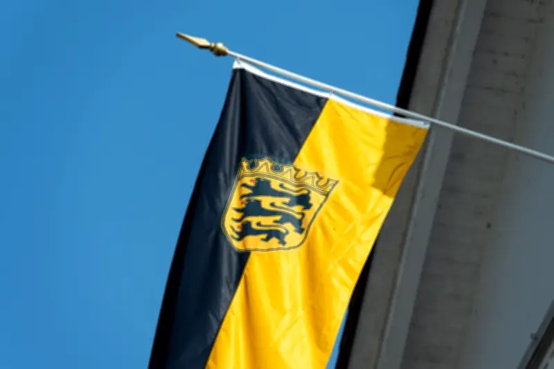 Landtagswahl Baden-Württemberg: Grüne verteidigen knapp Platz eins in Hochrechnungen