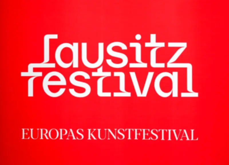 Lausitz Festival 2026: Hamlet im Flugzeughangar mit Harfouch und Schubert