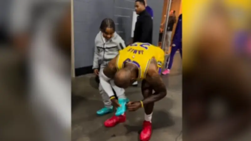LeBron James belohnt jungen Fan erst nach dem Zauberwort 'Bitte'