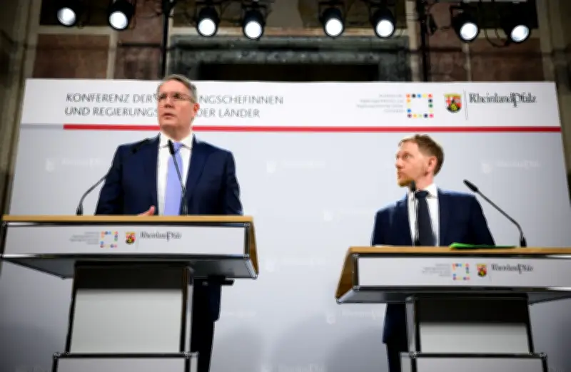 Länder offen für Altersgrenzen bei Social Media - Expertenkommission soll Vorschläge erarbeiten