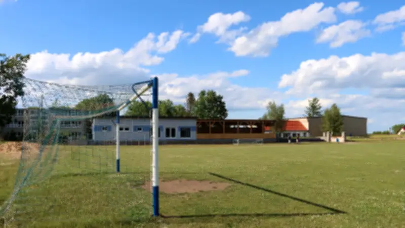 Lottoglück für Siersleben: Neue Flutlichtanlage für den Sportplatz