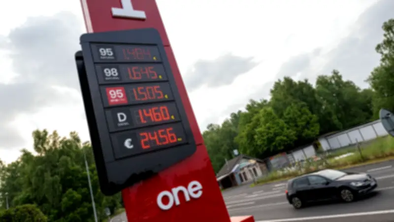 Ölpreis-Explosion: Tanken in Deutschland wird teurer - Tschechien bietet günstigere Spritpreise als Polen