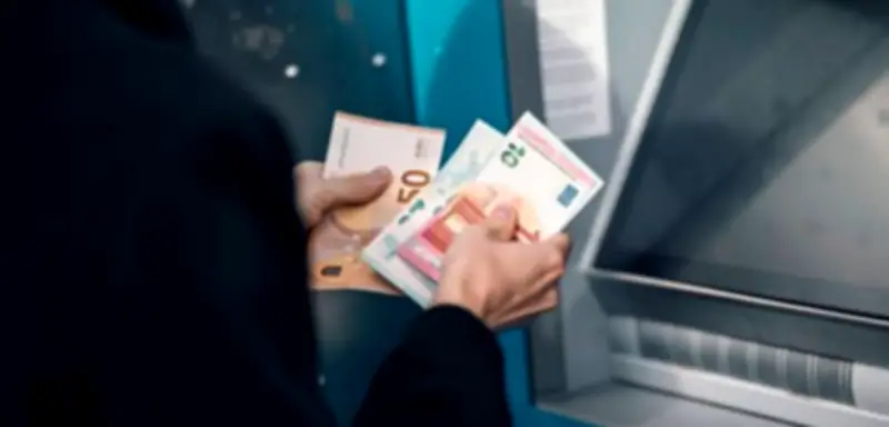 Ölpreis-Schock trifft Arbeitnehmer: Wie Energiepreise deutsche Gehälter belasten