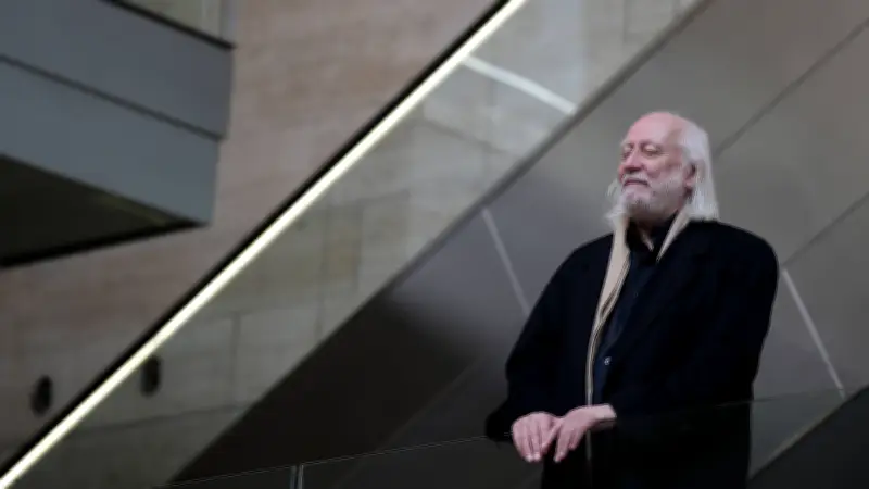 László Krasznahorkais neuer Roman: Zwölf Sätze erzählen von Staatsstreich und Einsamkeit